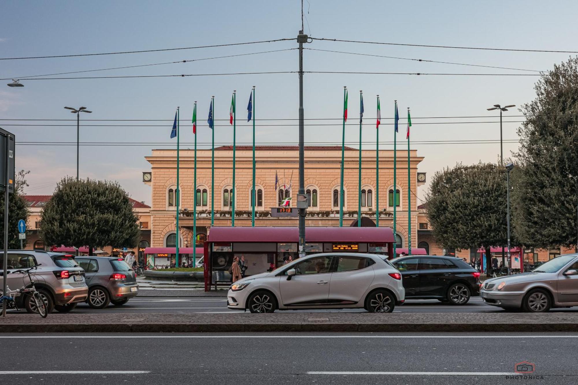 Front Station Apartment - Stazione Centrale Di Bolonia Exterior foto